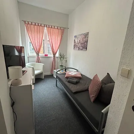 Rosenhof Am Bahnhof 3*