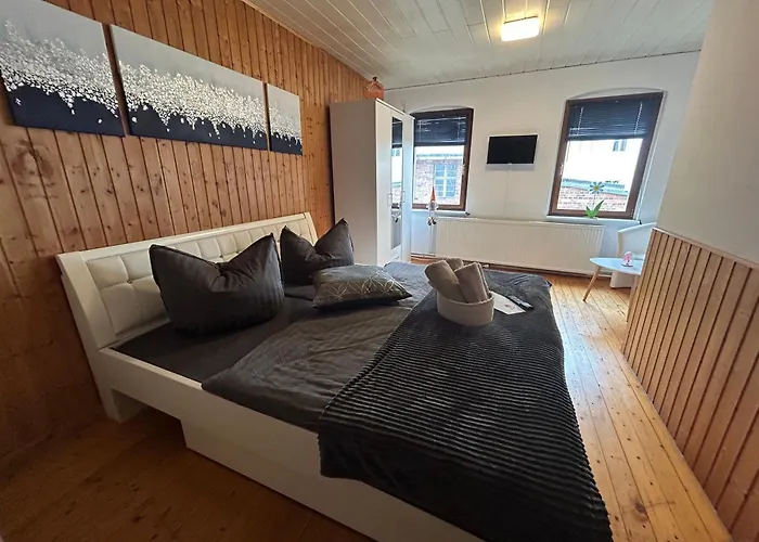 Rosenhof Am Bahnhof فورست