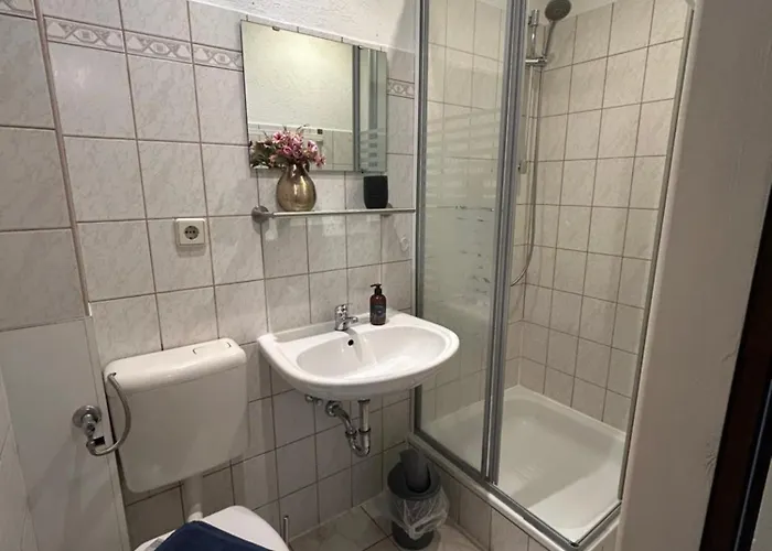 Rosenhof Am Bahnhof 3*